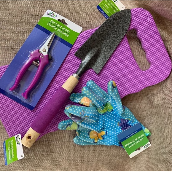 Garden Collection Other - Gardening 4 pc Set Bundle Gloves Trowel Shear Kneeling Pad Garden Plant Grow NWT
